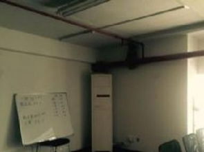 綠地東海岸甲級寫字樓，精裝朝南，辦公家具齊全即租即用